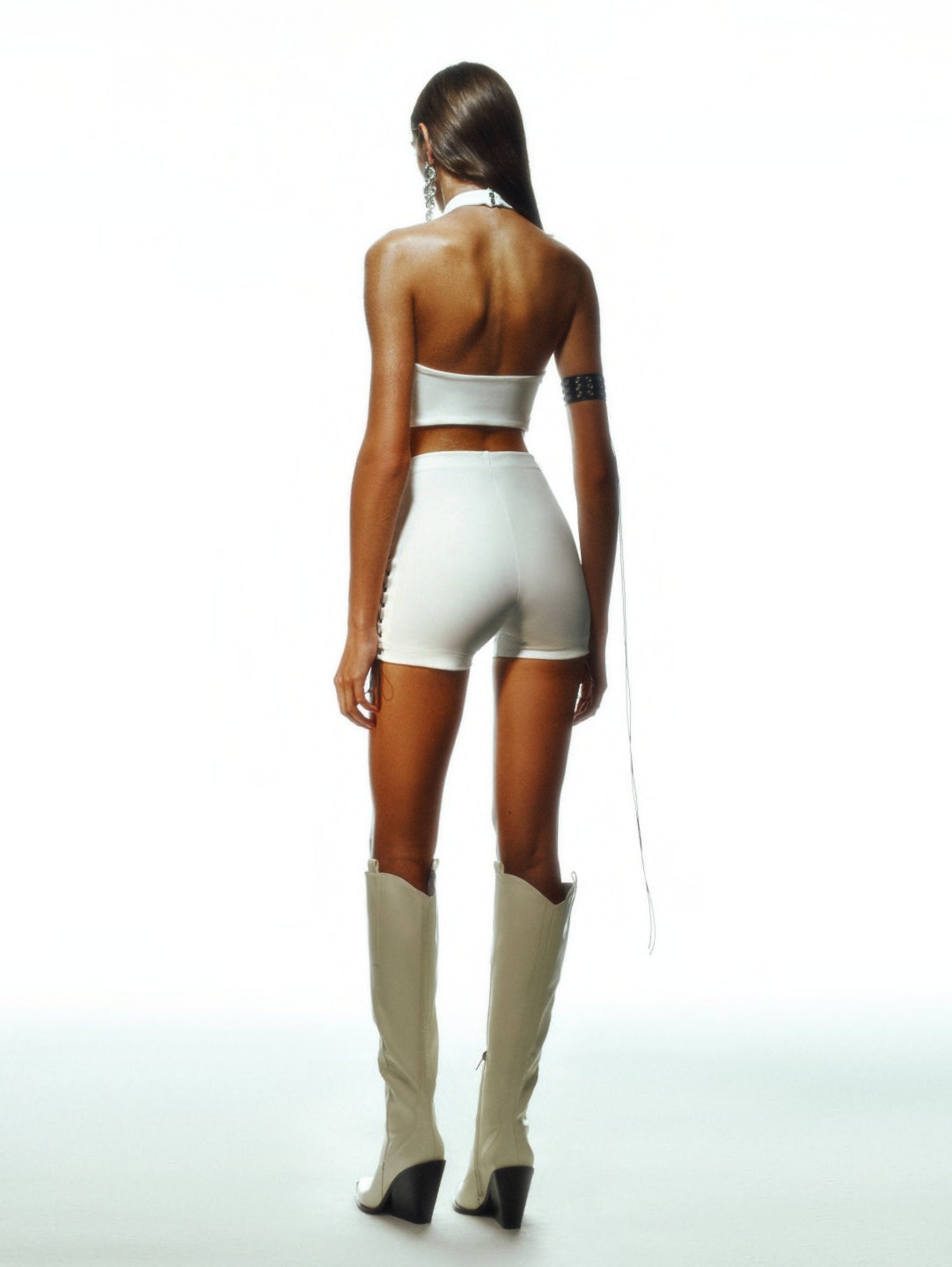 SCANDALOUS BANDEU TOP IN WHITE