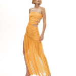 Mango rengi büzgü detaylı bel dekolteli maksi straplez elbise