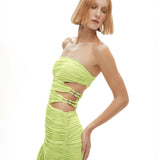  Lime rengi büzgü detaylı bel dekolteli maksi straplez elbise