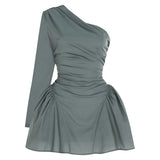 Yeşil bele oturan tek kol mini elbise