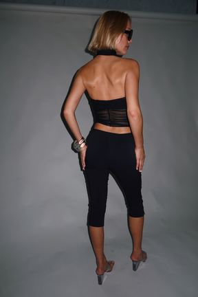 UR FAVE TOP IN BLACK