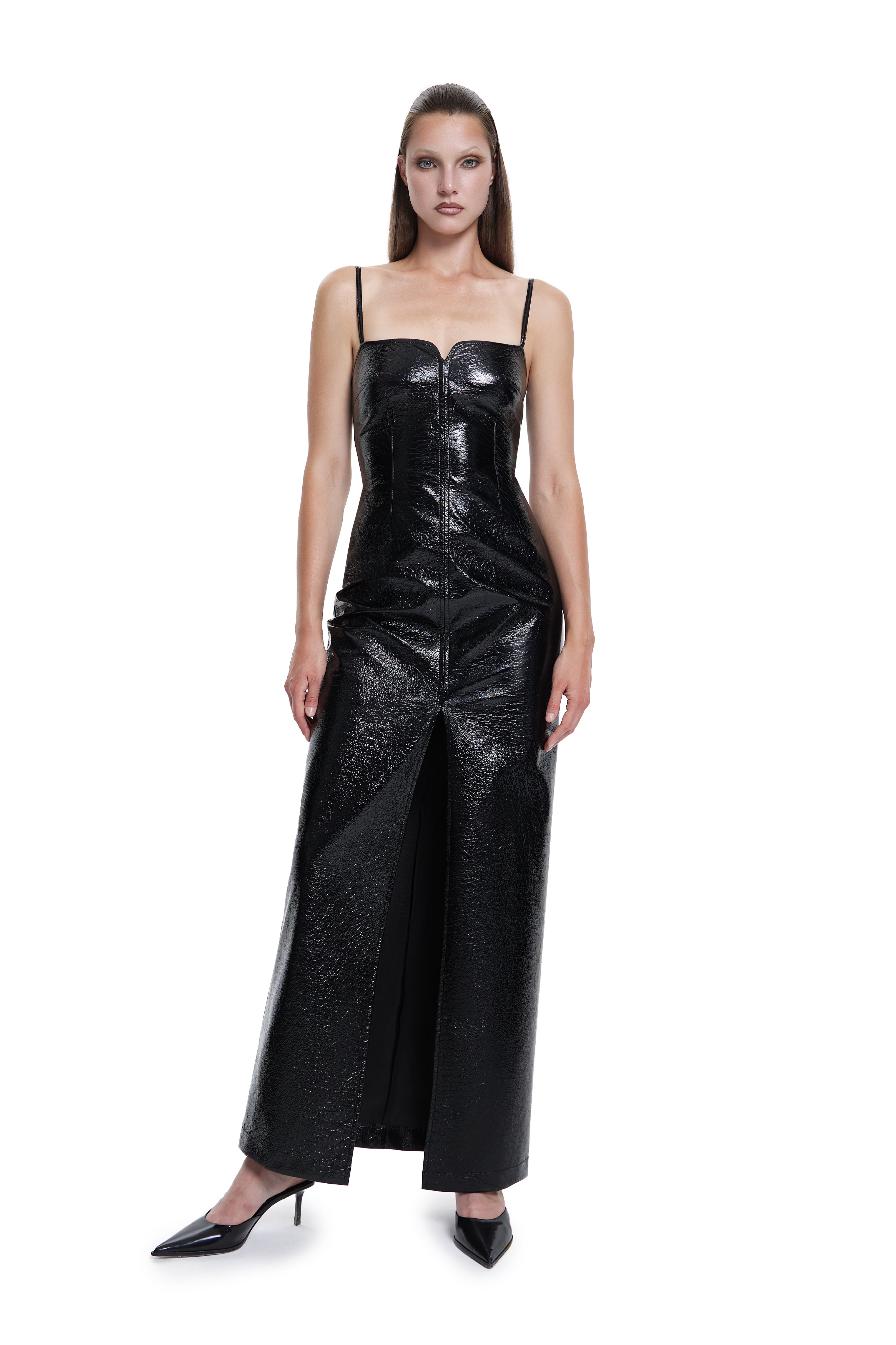 Khela parlak kumaş askılı derin yırtmaçlı maksi elbise