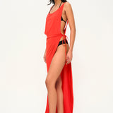 Kırmızı bağcıklı derin yırtmaçlı plaj elbisesi
