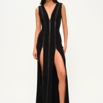 Siyah agraflı derin V yaka çift yırtmaçlı maxi elbise