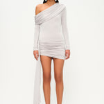 İnci tek omuz uzun kollu drapeli mini elbise