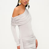 İnci tek omuz uzun kollu drapeli mini elbise