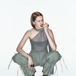 Gri straplez astarlı tek omuz detaylı tül top