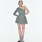 Yeşil bele oturan tek kol mini elbise