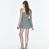 Yeşil bele oturan tek kol mini elbise