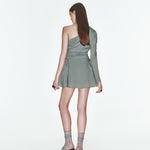 Yeşil bele oturan tek kol mini elbise