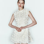 Ekru mandarin yaka 3D çiçekli detaylı a kesim mini elbise