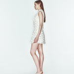 Ekru mandarin yaka 3D çiçekli detaylı a kesim mini elbise