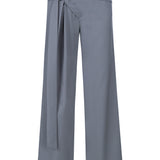 Khela bel dekolteli demir tokalı gri kumaş pantolon