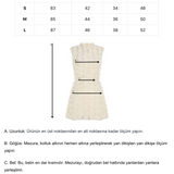 Ekru mandarin yaka 3D çiçekli detaylı a kesim mini elbise