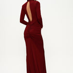 Bordo uzun kollu çapraz askılı cut-out detaylı drapeli maxi elbise