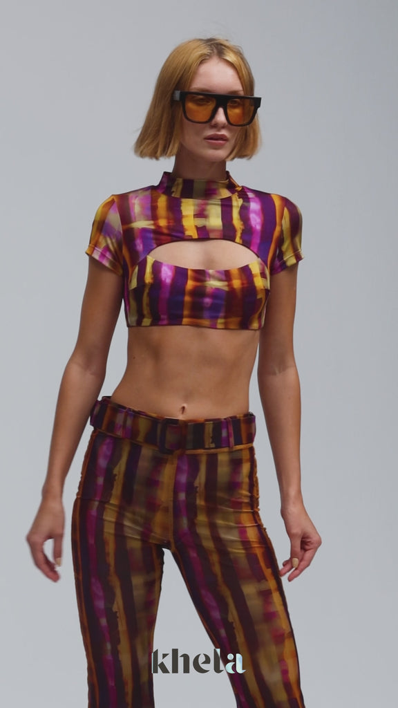 Desen baskılı dik yakalı ön pencere detaylı top