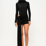 Siyah yüksek yaka uzun kollu drapeli mini elbise