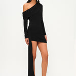 Siyah tek omuz uzun kollu drapeli mini elbise