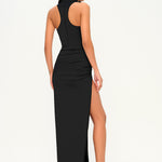 Siyah yüksek yaka drapeli derin yırtmaçlı maxi elbise