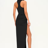 Siyah yüksek yaka drapeli derin yırtmaçlı maxi elbise