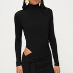 Siyah yüksek yaka uzun kollu drapeli mini elbise